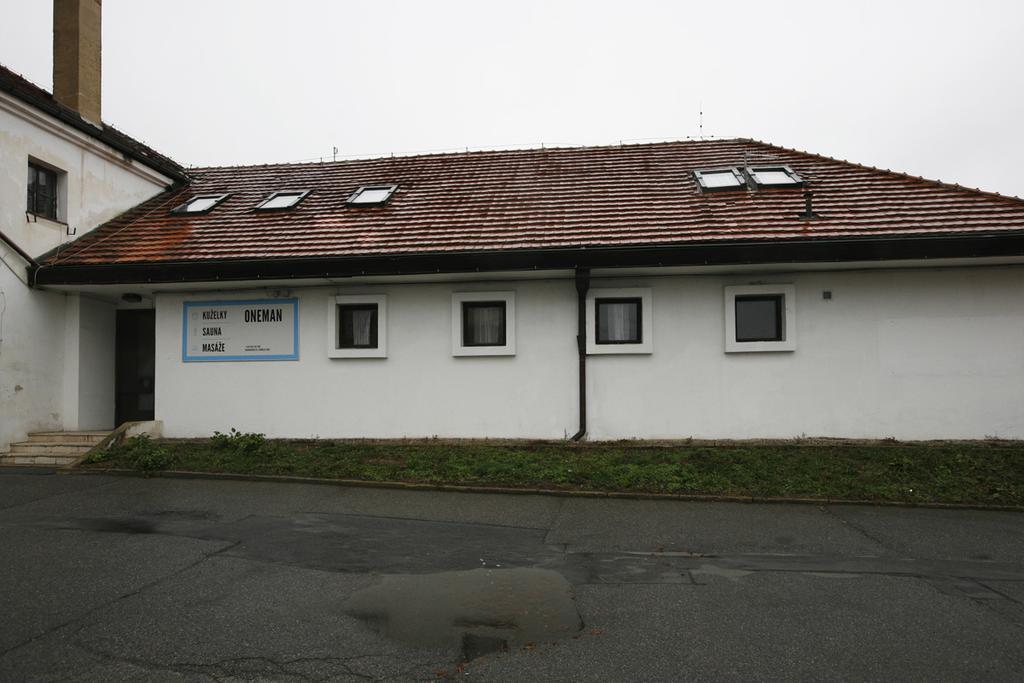 Oneman Hostel Prag Exterior foto